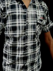 Men Regular Fit Checkered Spread Collar Casual Shi