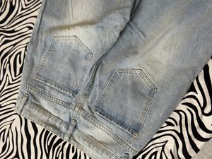 Sale 🚨 Straight Fit Distressed Denim