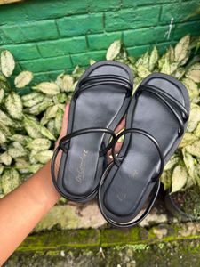 Stylish Black Flat Sandals