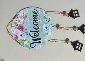 Charming Floral Welcome Wall Decor