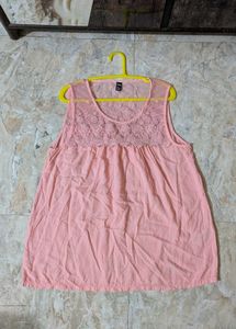 Soft Pink Sleeveless Lace Top 🌸