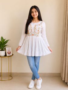 Chic Tunics - Pink &amp; White Floral tops