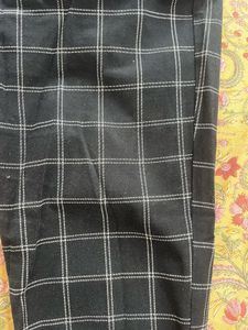 Gap Checkered Black Pants