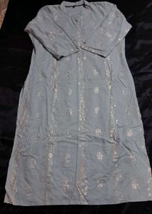 Elegant Embroidered Kurti