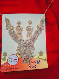 Sparkling Necklace and Earring Set