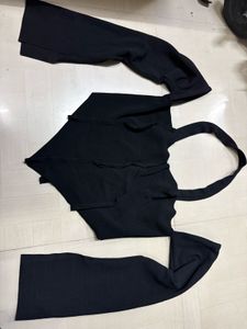 Chic Black Cut-Out crop top