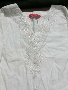 Elegant White Chikankari Kurta