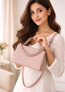 Chic Croc Embossed SElegant blush pink handbag wit