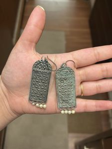 Exquisite Oxidized Silver Dangle Earrings with Pea