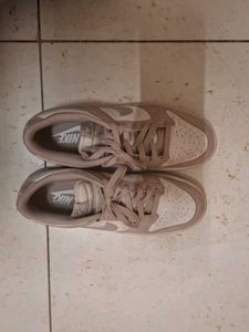 Nike Dunk Low Sneakers