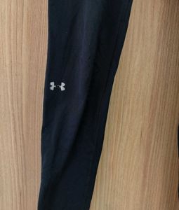 🏋️‍♀️ Under Armour Women's Workout Tights 🧘‍♀️