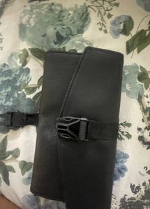 BAGGIT Black Buckle Wallet