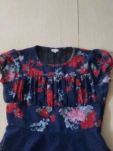 BEAUTIFUL GOWN!!...In Very Good Condition...!!