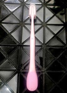 2-in-1 Toothbrush