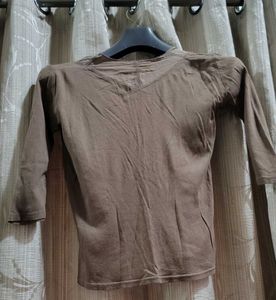 Brown V-Neck 3/4 Sleeve Top