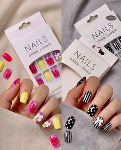 🔥Press-On Nails Set💅🏻💅🏻