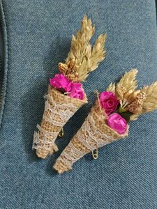Floral give away on wedding for ladies