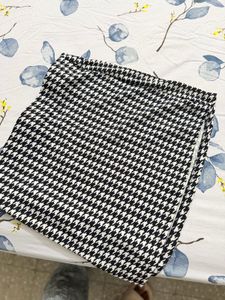 short skirt