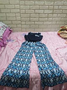 Stylish Sleeveless Jumpsuit with Wide Legs