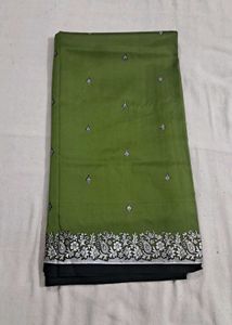 💚 Olive Green Printed Saree for Sale