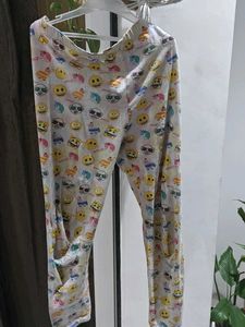 Cute Cat Graphic Tee nd leggings