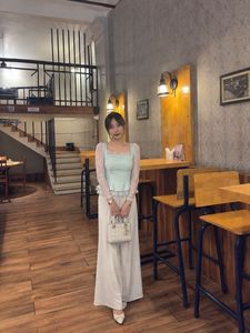 Boutique Lace sleeve blouse