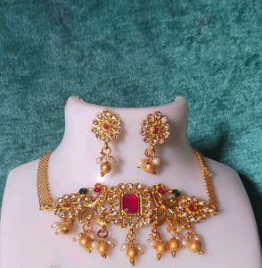 Exquisite Kundan &amp; Pearl Choker Set