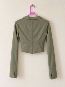 Chic V-Neck Cropped Shirt