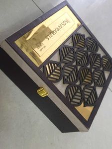Elegant Leaf Design Jewelry Box