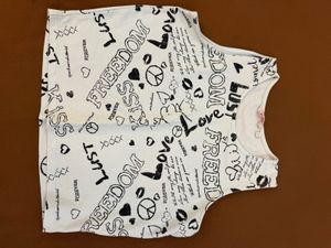 Graphic Print Sleeveless Top