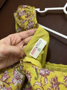Bombay paisley top new