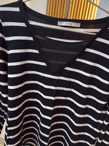 Striped V-Neck Long Sleeve Top