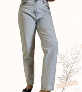 Light Wash Mom Jeans