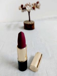 Giordani Gold Blissful Berry Matte Lipstick