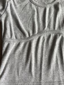 I am selling my grey colour top