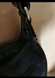 Chic Black Textured Shoulder Bag