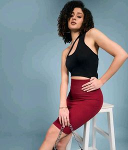 Elegant Maroon Pencil Skirt – Tropical Garden Full