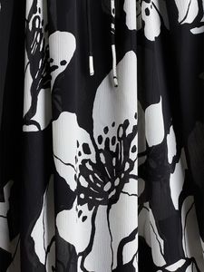 H&amp;M Black &amp; White Floral Blouse