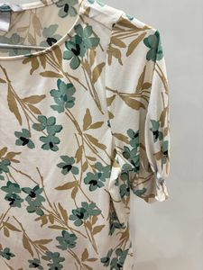 H&amp;M Off White Floral Top