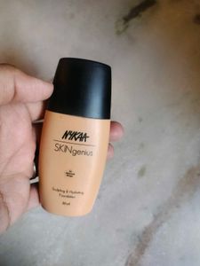 Nykaa SKINgenius Sculpting & Hydrating Foundation