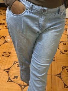 3/4 Light Blue Denim Jeans