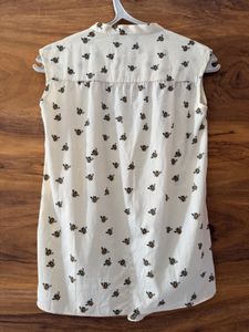 Women's Bee Print Sleeveless Top