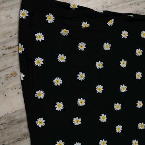 Cute Daisy Print Black T-Shirt