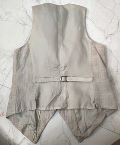 H&amp;M Chic Plaid Vest