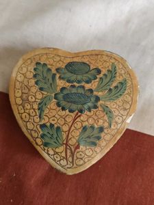 Vintage ❤️ Shaped Trinket Box with antique prin