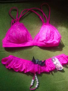 Victoria's Secret Bralette Wit Thong Free