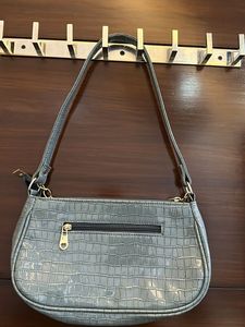 Stylish Grey Croc Shoulder Bag with Gold Chain