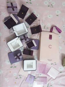 Caratlane Jewellery Set with Box