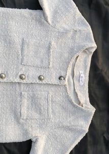 Chic White Tweed Cropped Jacket