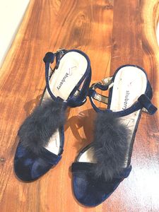 Shuberry trending furry beats heels 37 size